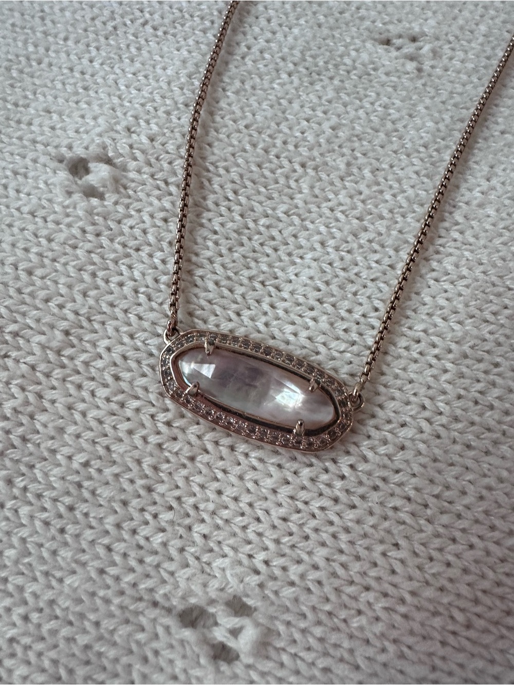 Kendra Scott - rose gold Annika Pendant